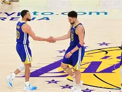 那不勒斯迎NBA季后赛关键赛，国际比赛日单刀错失，悬念犹存，更衣室氛围转暖